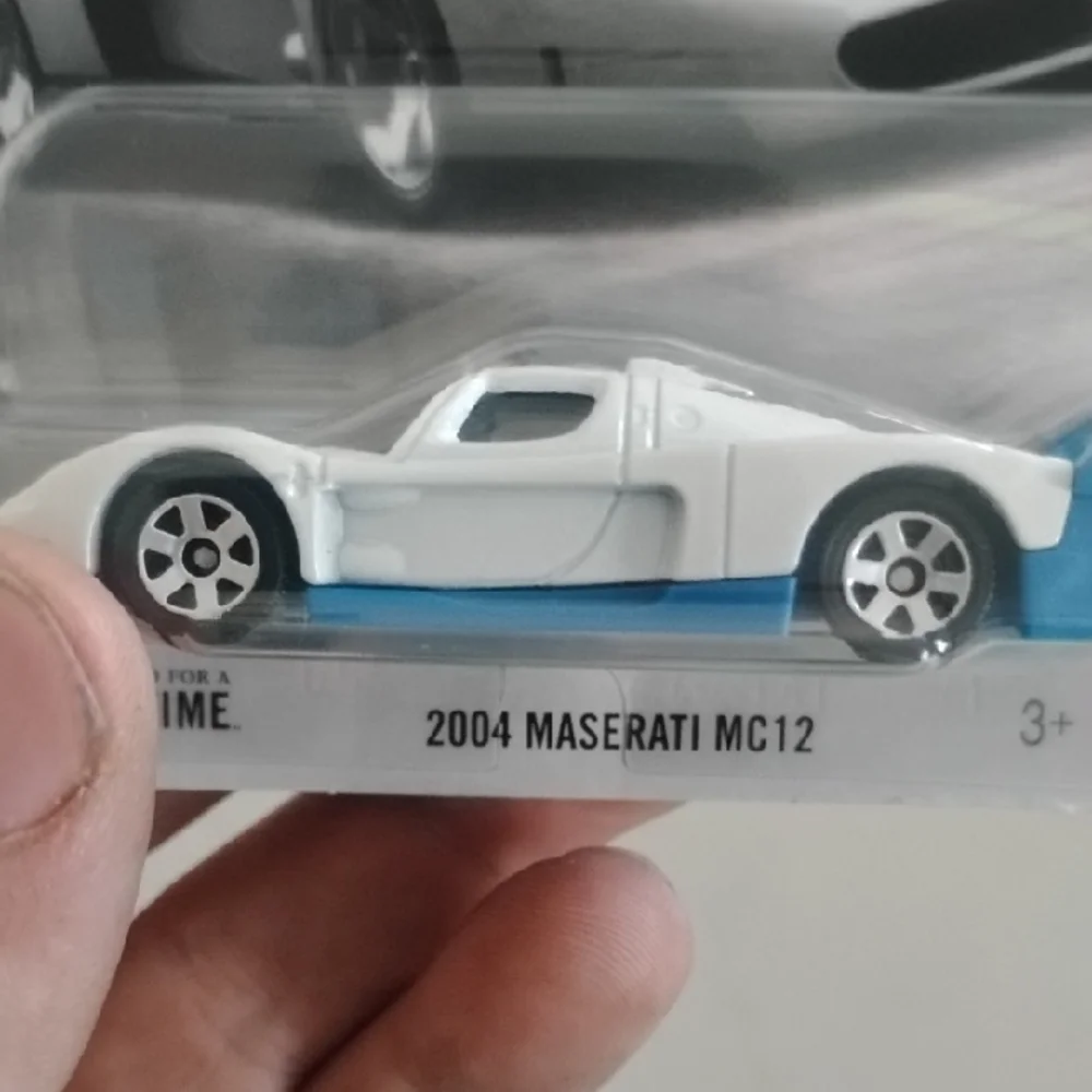 Mattel Matchbox Maserati MC12 - White and Blue